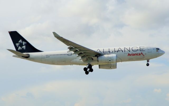 Airbus A330-200 (N342AV)