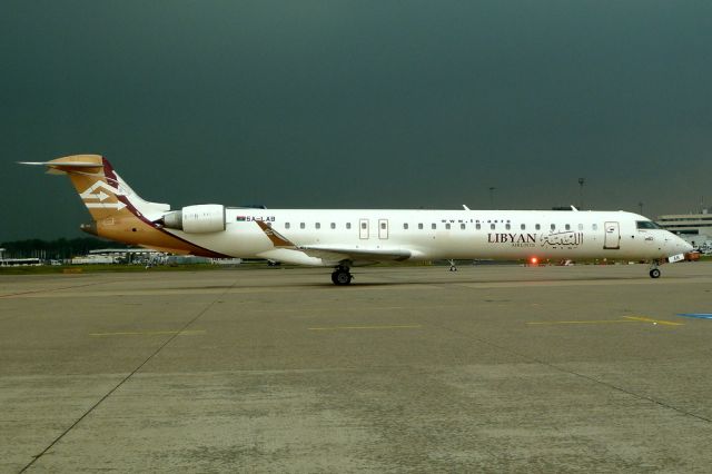 Canadair Regional Jet CRJ-900 (5A-LAB)