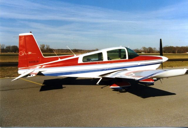 Cirrus SR-22 (N209JA) - Grumman Tiger AA-5B - 1979