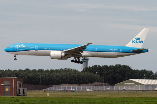 BOEING 777-300 (PH-BVO)