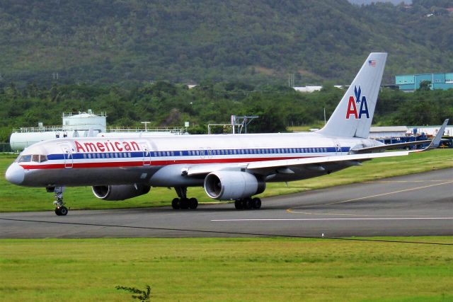 Boeing 757-200 (N677AN)