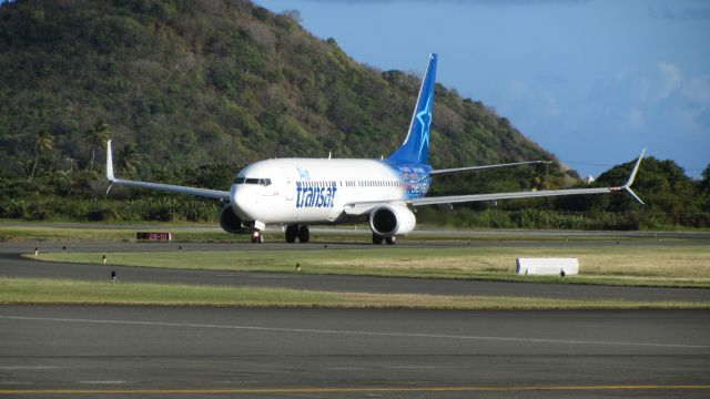 Boeing 737-800 (C-GTQB)