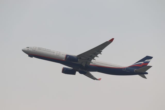 Airbus A330-300 (RA-73782)