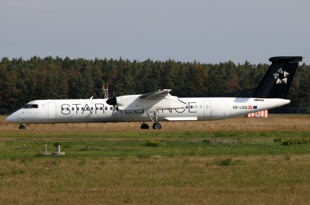 de Havilland Dash 8-400 (OE-LGQ)