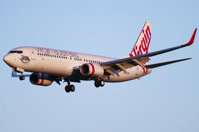 Boeing 737-800 (VH-YFR)