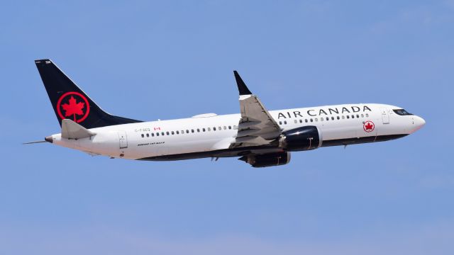 Boeing 737 MAX 8 (C-FSEQ)