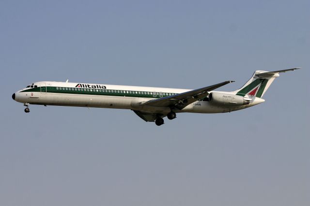 McDonnell Douglas MD-82 (I-DAWL)