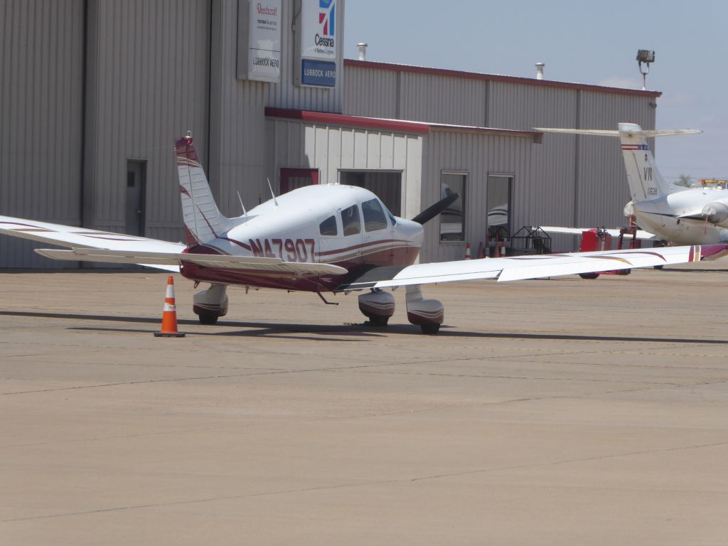 Piper Cherokee (N47907)