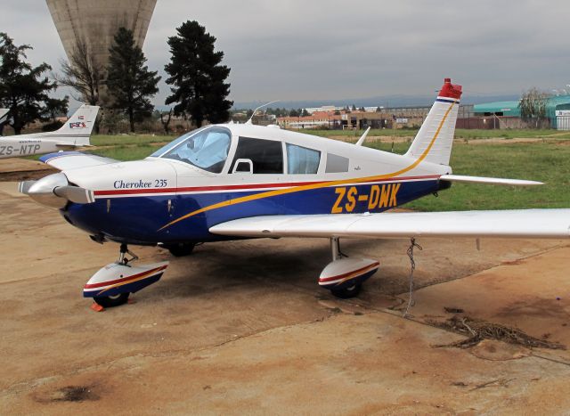 Piper Cherokee (ZS-DWK)