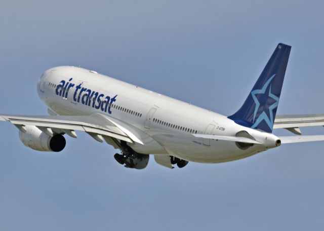 Airbus A330-300 (C-GTSN)