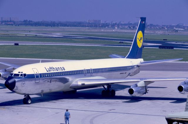 Boeing 707-300 (D-ABOC) - July 1969 at Amsterdam - B707-430 departing for KJFK.