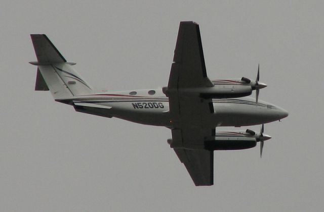 Beechcraft Super King Air 200 (N520DG) - Entering downwind