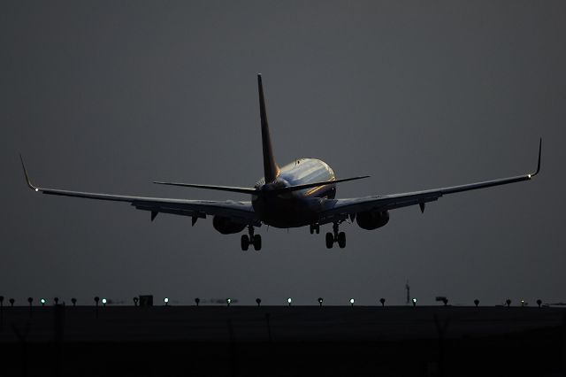 Boeing 737-700 (N205SW) - 9/24/2005