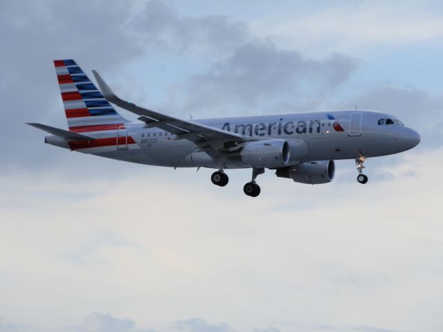 Airbus A319 (N9022G)