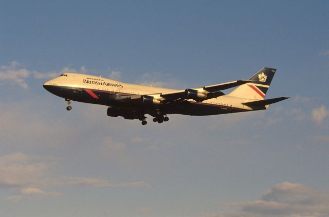 BOEING 747-100 (G-AWNA) - Final Approach to Narita Intl Airport Rwy34 on 1987/01/25