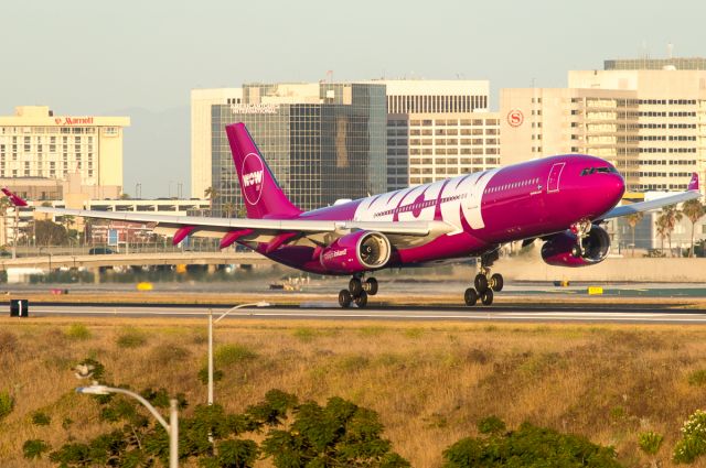 Airbus A330-300 (TF-WOW)