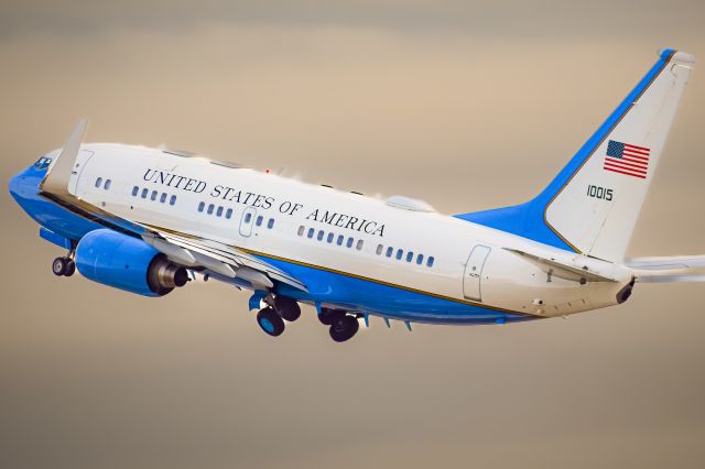 Boeing 737-700 (01-0015) - Year: 2001br /Make: Boeingbr /Model: C-40Bbr /Opby: 89th Airlift Wingbr /Callsign: VENUS35