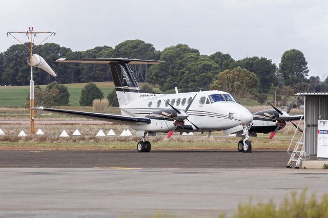 Beechcraft Super King Air 200 (VH-WXO) - Austrek Air Charter (VH-WXO) Beechcraft B200 Super King Air at Narrandera Airport