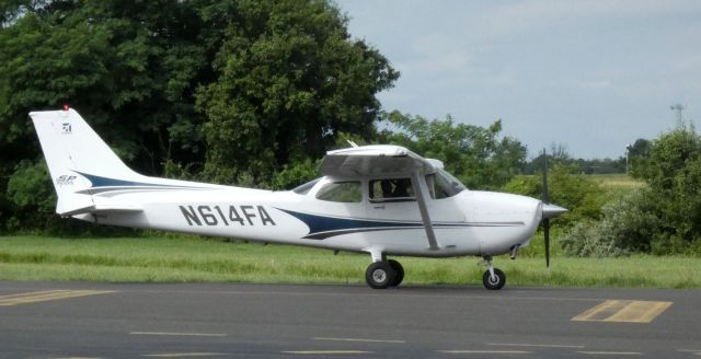 Cessna Skyhawk (N614FA) - Taxiing for departure is this 2004 Cessna 172S Skyhawk SP in the Summer of 2021.