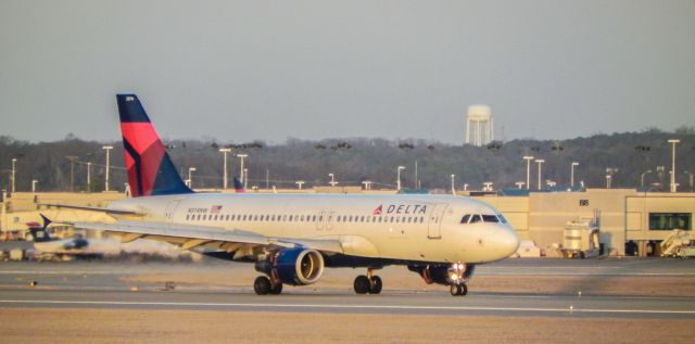 Airbus A320 (N374NW) - 1-20-14