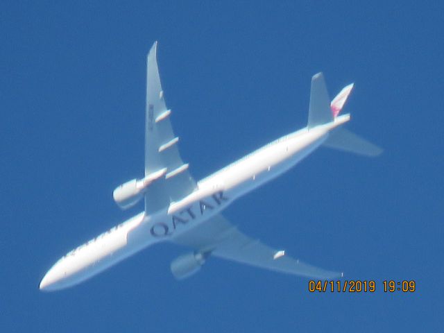 BOEING 777-300ER (A7-BEM)