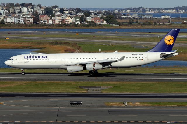 Airbus A340-300 (D-AIFC) - 'Lufthansa 7 Charlie Foxtrot' arriving from Frankfurt