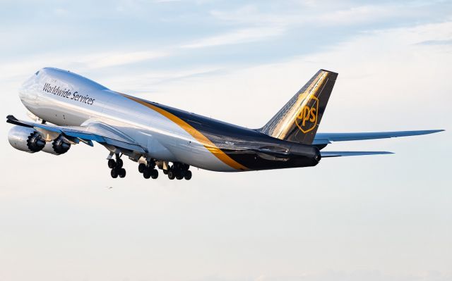 BOEING 747-8 (N620UP)