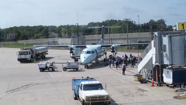 C-FPON — - Passengers boarding Air Canada Dash-8 from Bradley Airport.