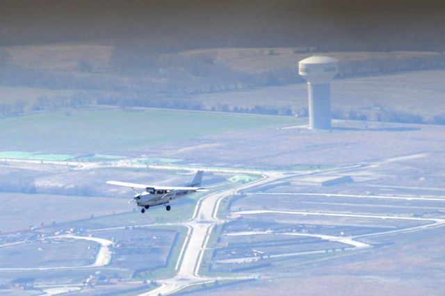 Cessna Skyhawk (N469MB)