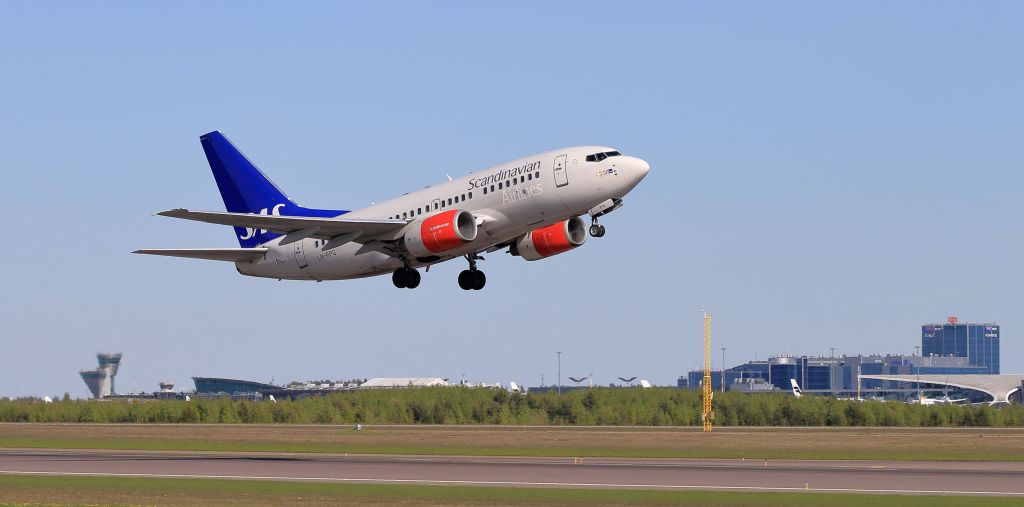 BOEING 737-600 (LN-RPG)