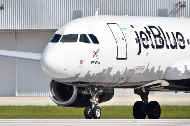 Airbus A320 (N633JB)