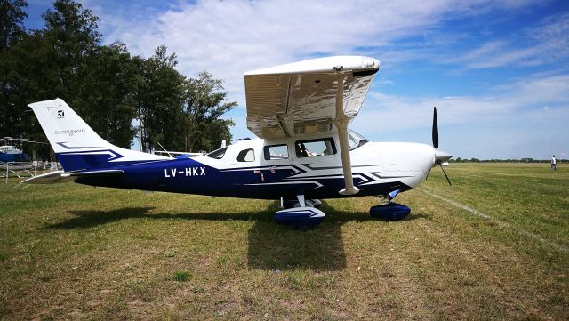 Cessna 206 Stationair (LV-HKX)