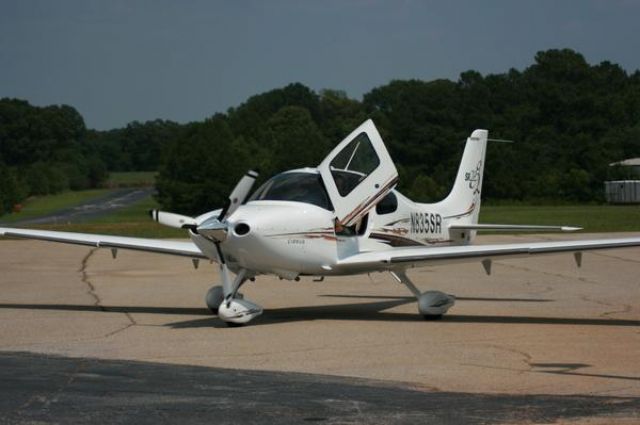 Cirrus SR-22 (N835SR)