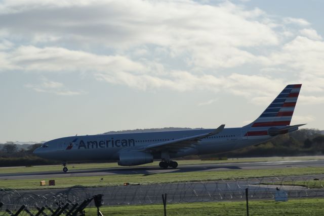 Airbus A330-200 (N284AY) - American Airlines A330-243 cn1095