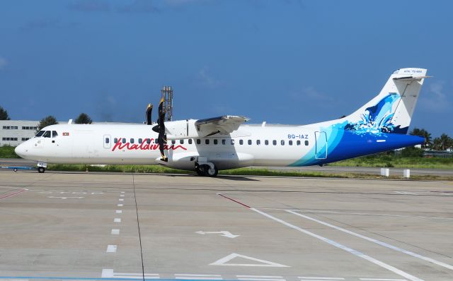 de Havilland Dash 8-200 (8Q-IAZ)