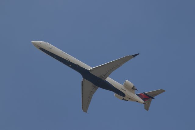 Canadair Regional Jet CRJ-900 (N936XJ)