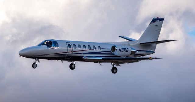 Cessna Citation V (N3RB) - 35mph winds, snow and rain! 