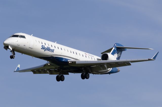 Canadair Regional Jet CRJ-700 (N752SK)