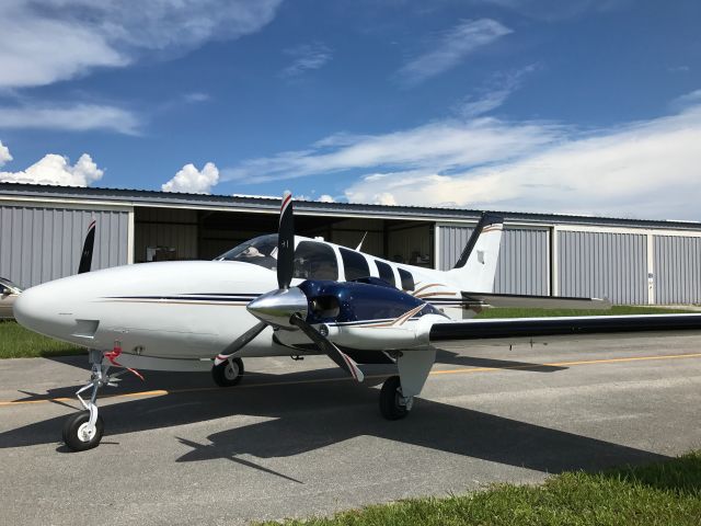 Beechcraft Baron (58) (N333TP)