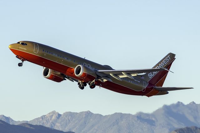 Boeing 737 MAX 8 (N817HK)