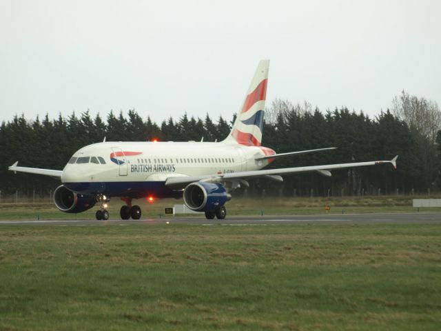 Airbus A318 (G-EUNA)