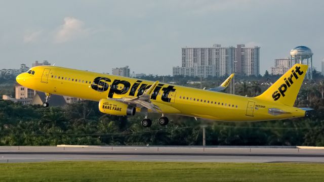 Airbus A321 (N658NK) - Dawn departure of 658s first revenue flight out of KFLL 23 Aug 2015 to KLGA.