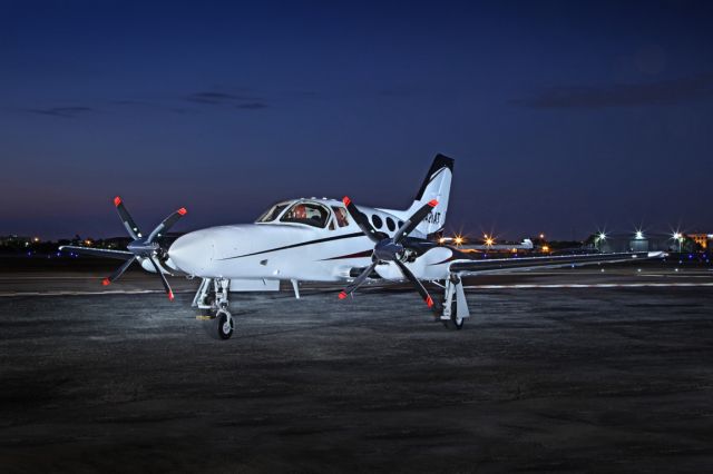 Cessna 421 (N421AT)