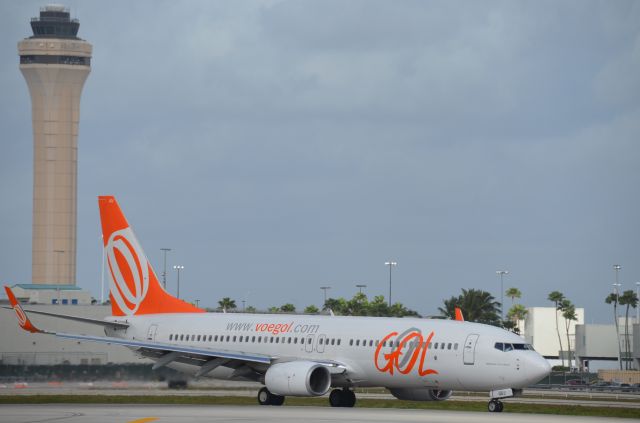 Boeing 737-700 (PR-GUJ)