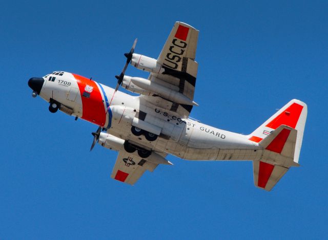 83-0507 — - U.S. COAST GUARD HC-130 CLIMBS OUT OF McCLELLAN Air Filed in a touch-n-go pattern  from runway 16.