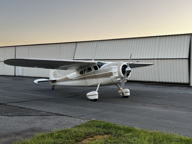 Cessna LC-126 (N195BV)