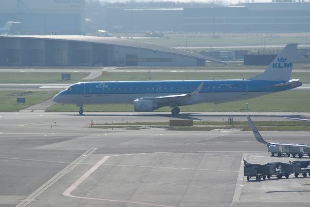 PH-EZZ — - KLM Cityhopper EMB195 cn654