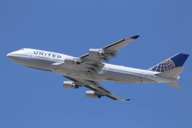 Boeing 747-400 (N117UA)