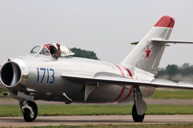 MIKOYAN MiG-17 (N1713P) - After a superb demo with sister Mig 17. 