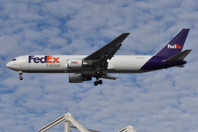 BOEING 767-300 (N196FE) - 23-L 12-19-23